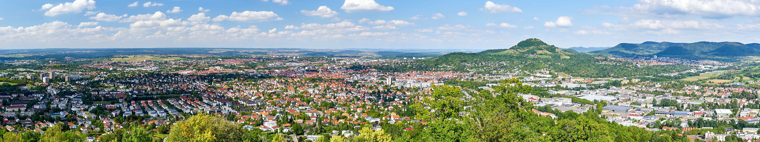 Gulde Brennstoffe GmbH liefert für Reutlingen Heizöl schwefelarm, Heizöl Premium Plus und Premium Bio-Heizöl – Zuverlässig. Persönlich. Regional.